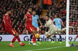 Man City tiếp tục khủng hoảng sau thất bại trước Liverpool