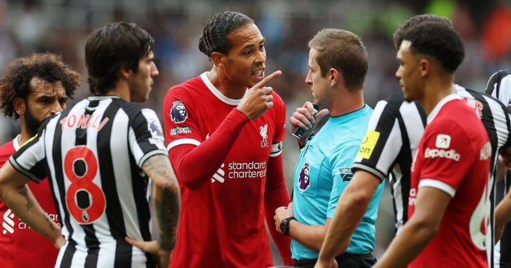 Trọng Tài Ra Quyết Định Gây Tranh Cãi, Liverpool Tránh Thất Bại Trước Newcastle