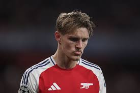 Áp Lực Lớn Trên Odegaard: Cần Trao Băng Đội Trưởng Cho Declan Rice?